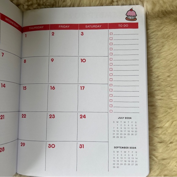 New Hello Kitty planner 17 month 2024-2025 - Picture 5 of 5